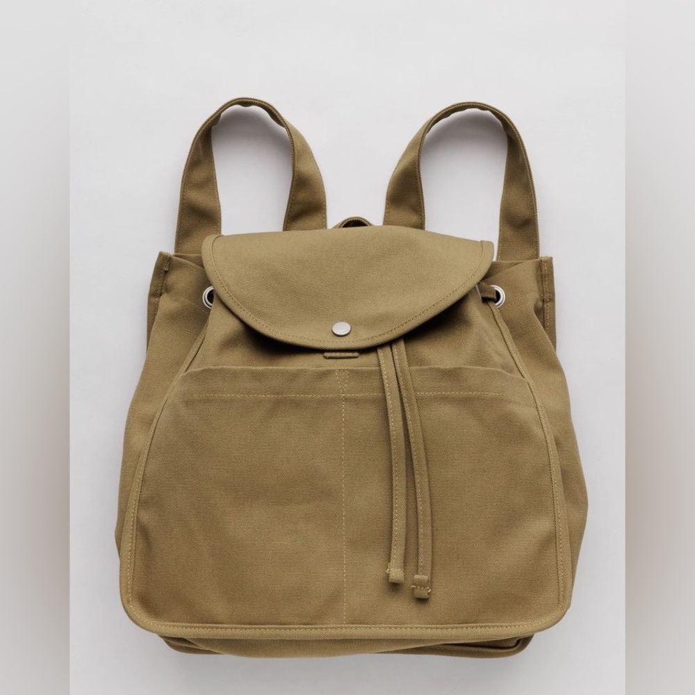 Baggu Drawstring Backpack in Dark Khaki
